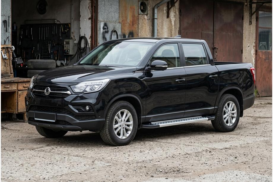 SsangYong Musso II 2018– Side Steps Vision New Grey (2 pcs, Aluminum) Image