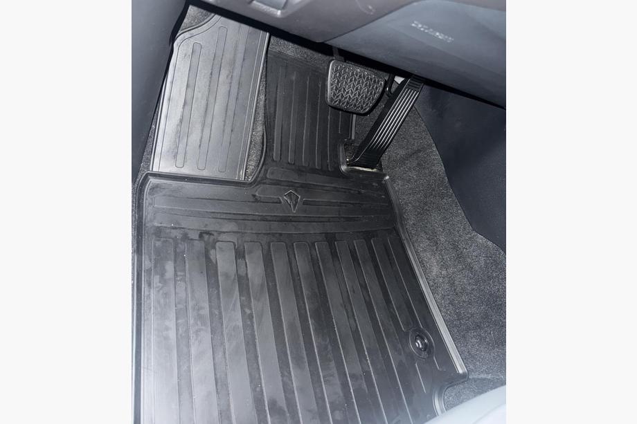 Toyota Highlander 2019- Rubber Floor Mats Stingray (6 pcs) Image