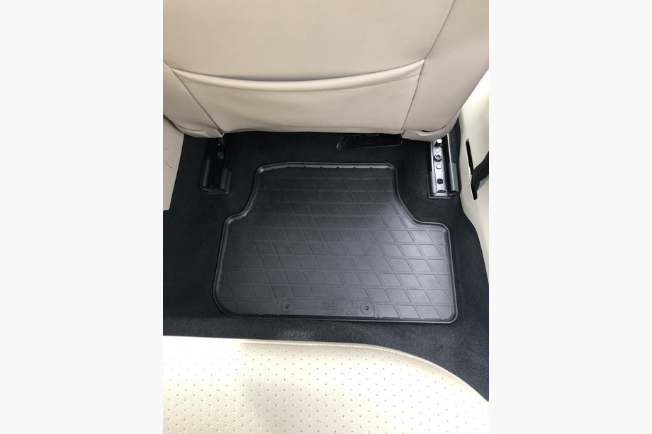 Volkswagen Golf 7/E-Golf 2012-2020 Rubber floor mats for E-Golf (4 pcs, Stingray Premium) Photo 3