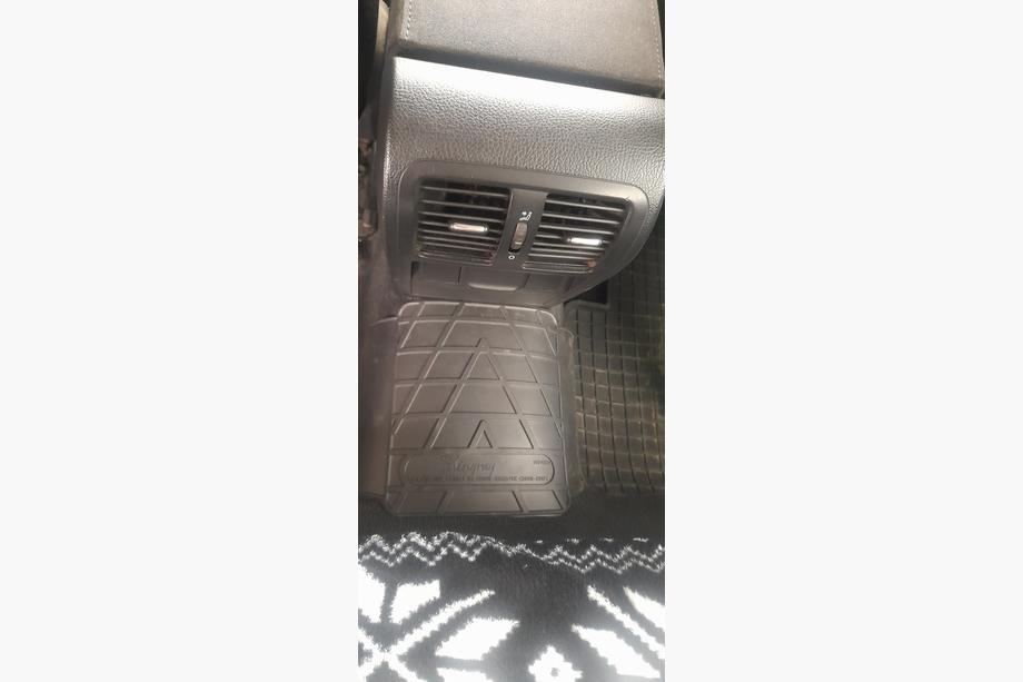 Volkswagen Passat B6 2006-2012 Rear Tunnel Rubber Mat (Stingray Premium) Image