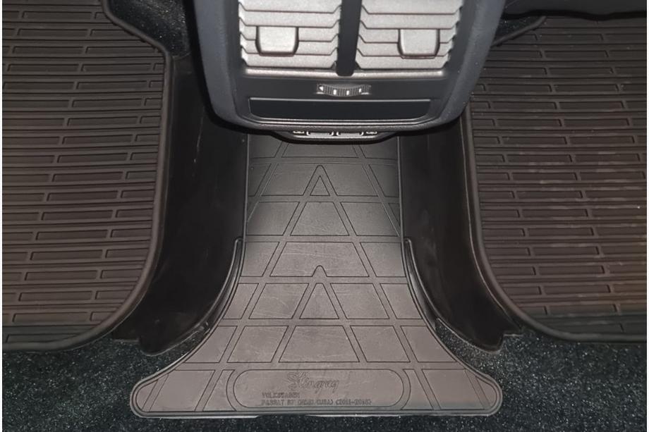 Volkswagen Passat B7 2012-2015 Rear Tunnel Mat USA (Stingray Premium) Image