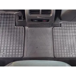 Rear Tunnel Rubber Mat (Stingray Premium)
