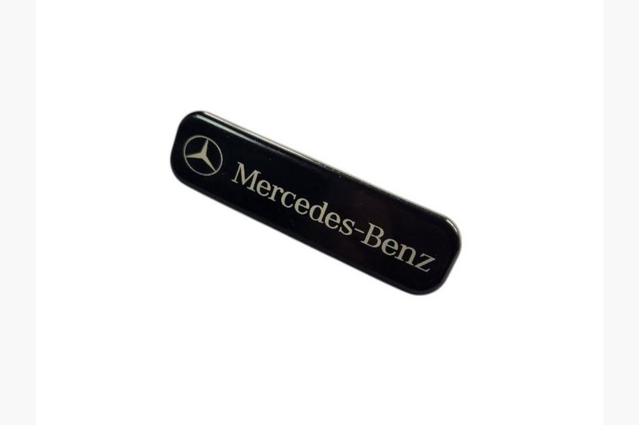 Mercedes-Benz Floor Mat Badge (1pc) Image