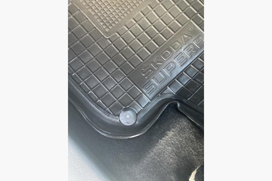 Skoda Carpet Clip (big) Photo 4