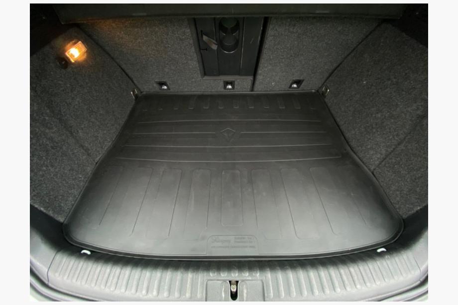 Volkswagen Tiguan 2007-2016 Rubber Trunk Mat (Stingray) Image