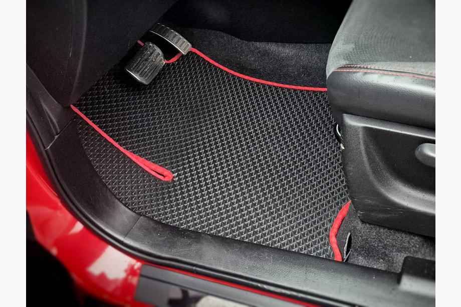 Suzuki Vitara 2015- EVA Floor Mats V1 (black) Image