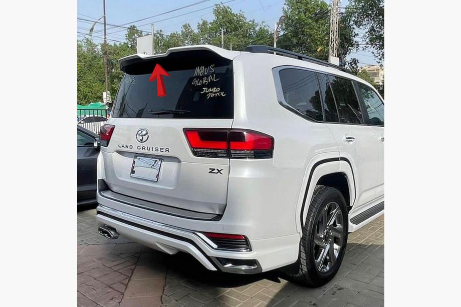 Toyota Land Cruiser 300 2021- Modelista Spoiler Image