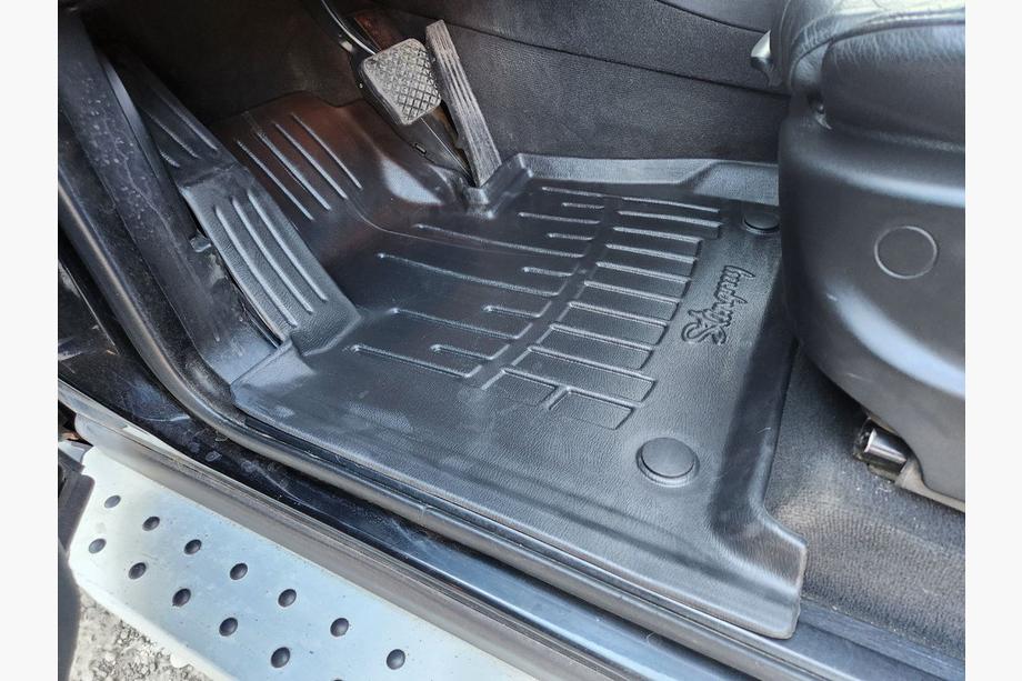 BMW X5 E53 1999–2006 Stingray 3D Rubber Floor Mats (4 pcs, Polyurethane) Image