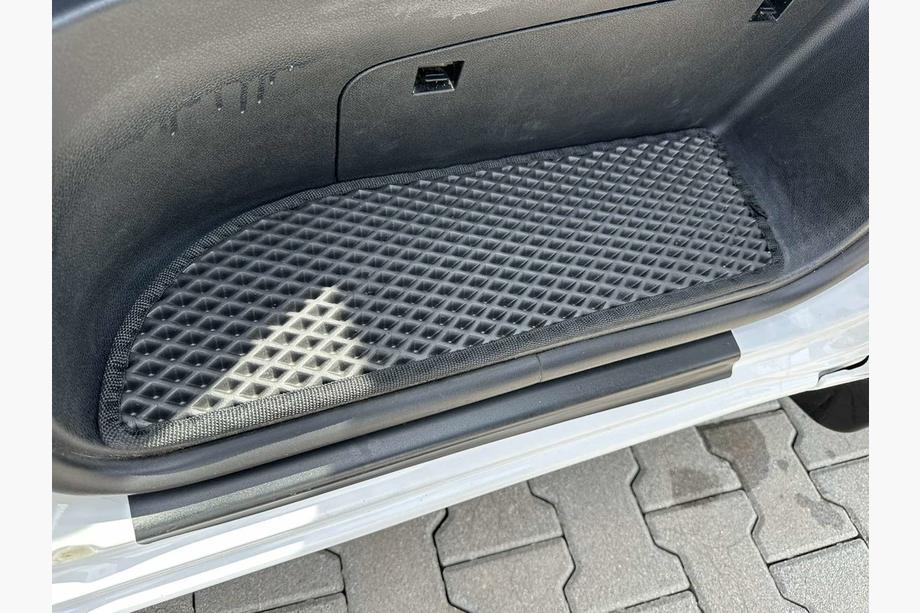 Mercedes Sprinter W907/W910 2018- EVA Polyurethane Door Sill Mats (black) 3 pcs Photo 3