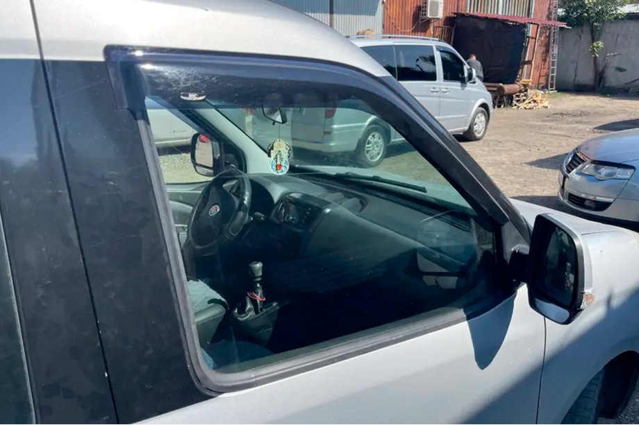 Opel Combo 2012-2018 Window Deflectors (2 pcs, HIC) Image