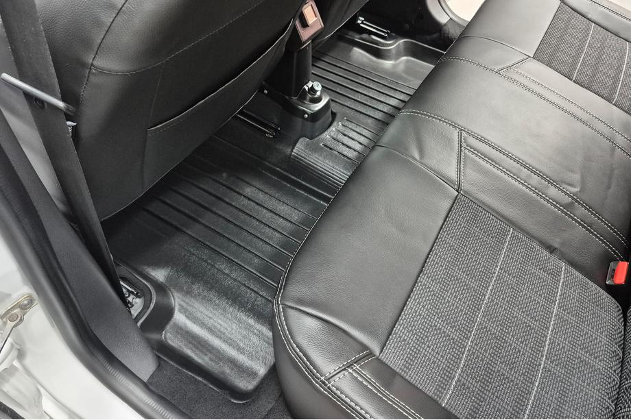 Renault Logan MCV 2013-2022 Stingray 3D Rubber Floor Mats (5 pcs, Polyurethane) Photo 5