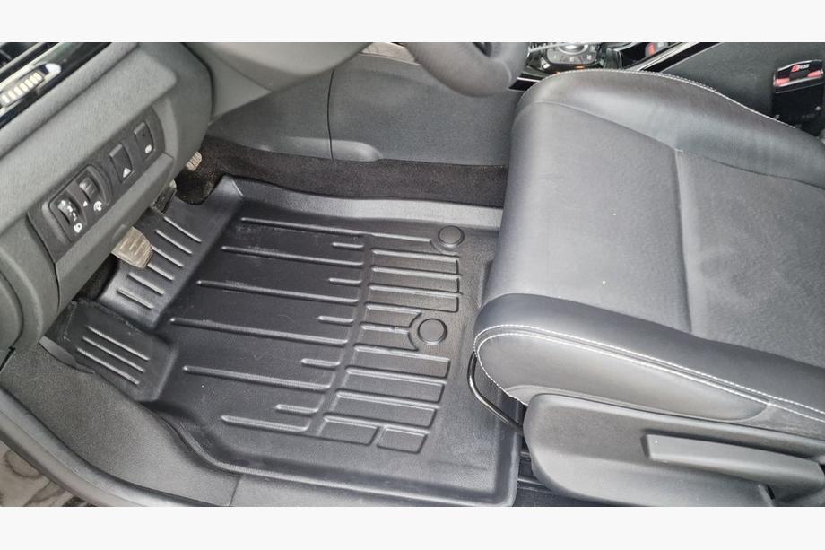 Renault Megane III 2009-2016 Stingray 3D Rubber Floor Mats (5 pcs, Polyurethane) Image