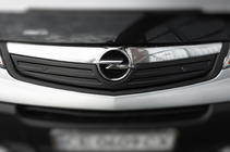 Opel Vivaro 2001–2015 Winter grille cover 2007-2015 (V2, upper) Matte photo 3