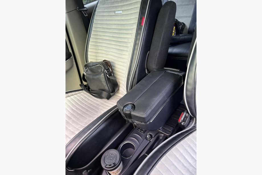 Universal Armrest with USB (black) Photo 5