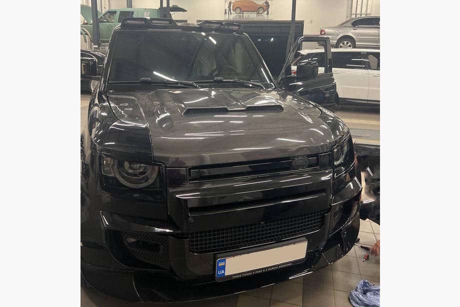 Land Rover Defender 2019- Carbon Hood (real carbon) Image