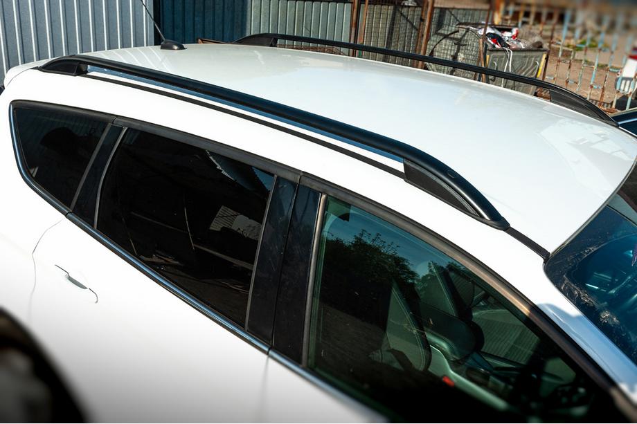 Ford Kuga/Escape 2013-2019 Skyport Roof Rails (black) Image
