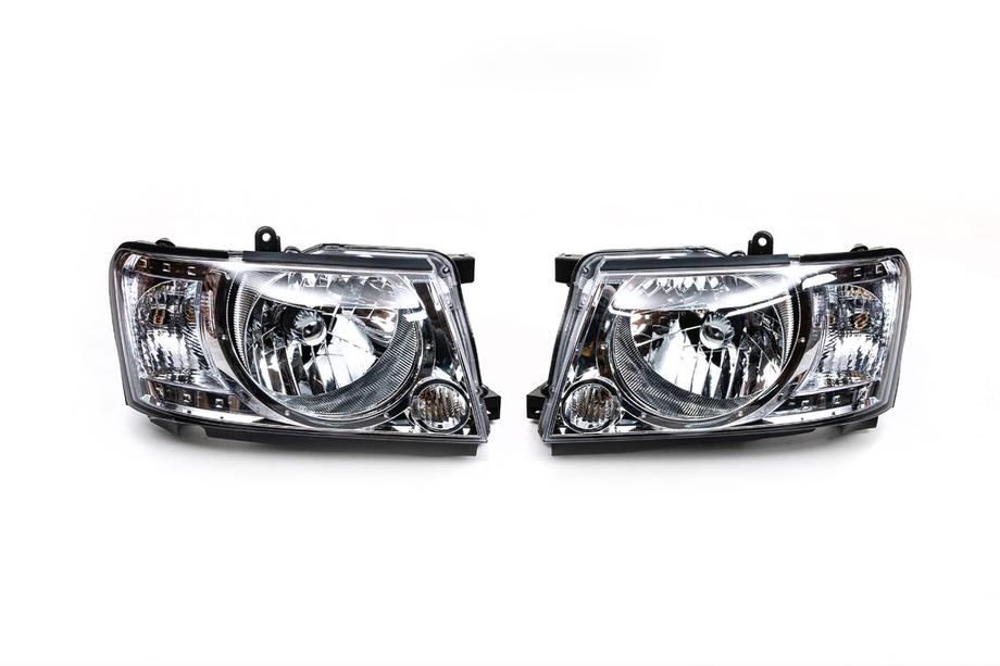 Nissan Patrol Y61 1997-2011 Front headlights Safari clear (2004-2008, 2 pcs) Photo 2