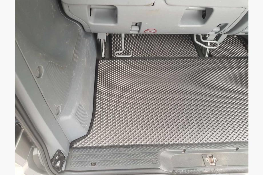 Mercedes Vito W639 2004-2014 EVA V2 Floor Mats (Pickup Only, Full Set, Black) Photo 18