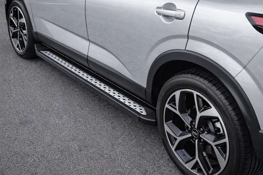 Nissan Qashqai 2021- Side Steps Vision New Black (2 pcs, Aluminum) Image