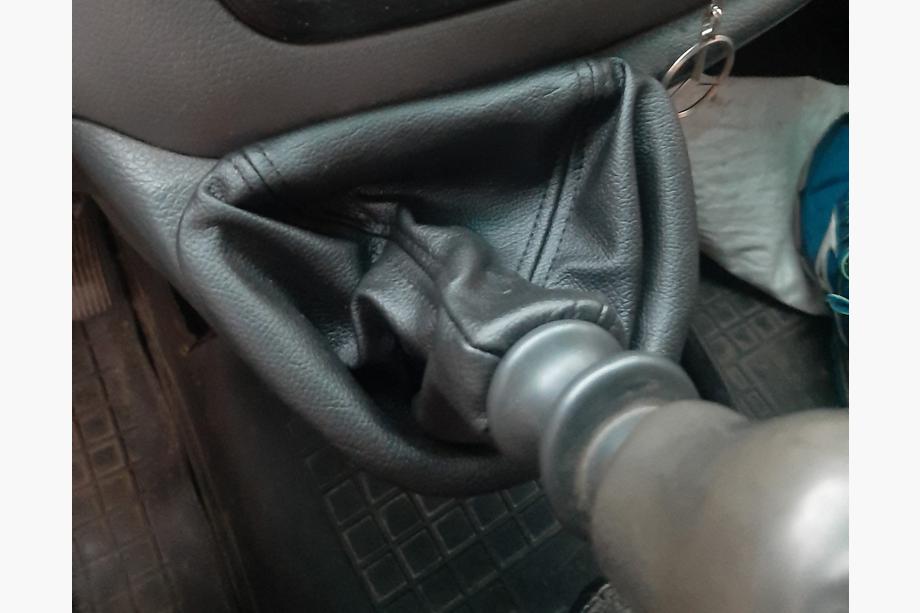 Mercedes Vito W639 2004-2014 Gear shift boot with frame OEM (leatherette) Photo 1