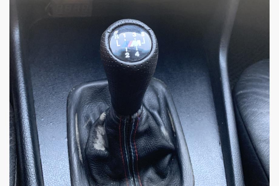 BMW 5 Series E34 1988-1995 Gear Shift Knob V2-5 Speed (leatherette, black smooth) Image