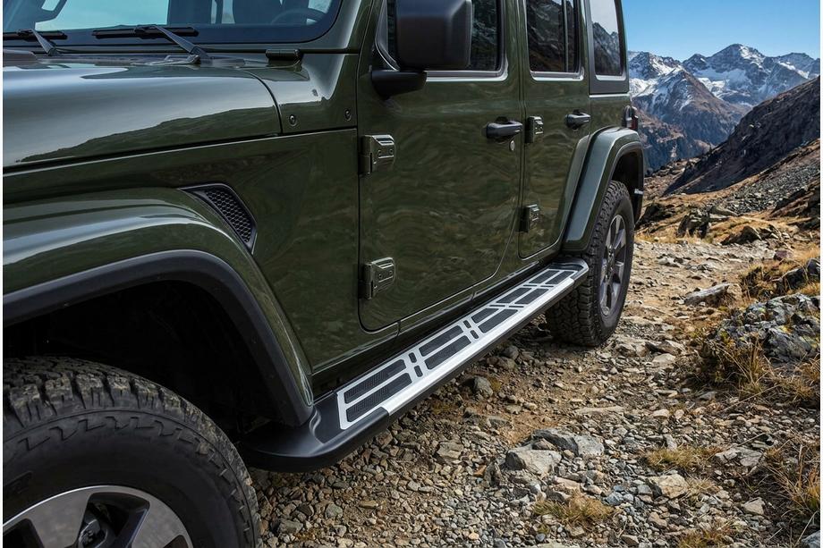 Jeep Wrangler 2018- Side Steps Sunrise (2 pcs, Aluminum) Image