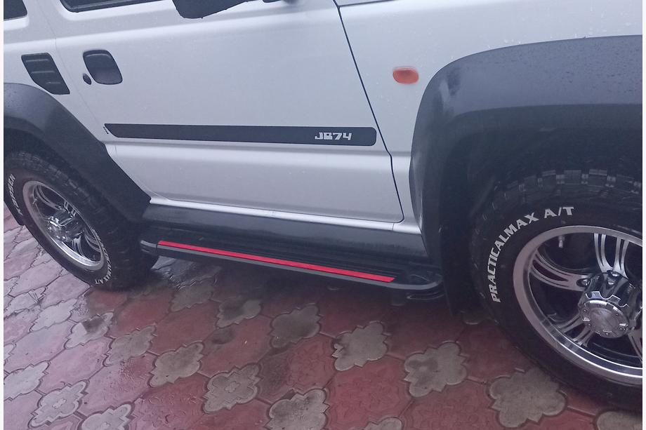 Suzuki Jimny 2018- Side Steps Maya Red (2 pcs, Aluminum) Image
