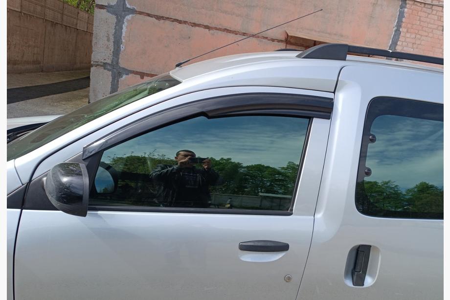 Dacia Dokker 2013-2022 Window Deflectors (2 pcs, Sunplex Sport) Photo 1