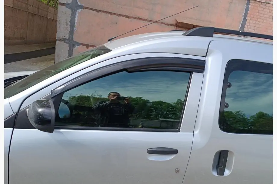 Renault Dokker 2013-2022 Window Deflectors (2 pcs, Sunplex Sport) Image