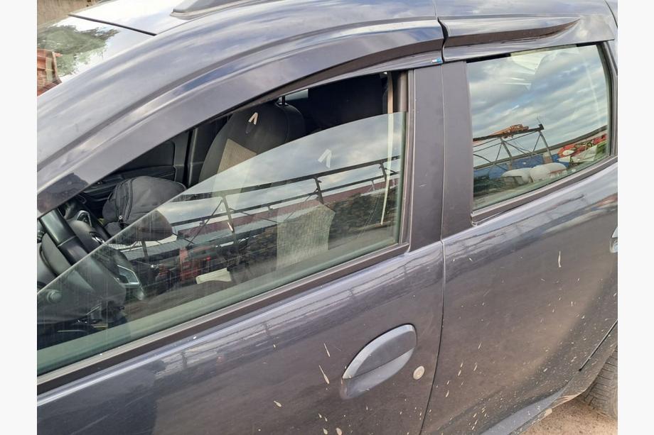 Dacia Duster 2008-2018 Window Deflectors (4 pcs, Sunplex Sport) Photo 2