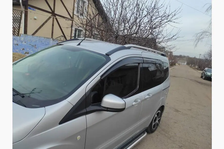 Ford Courier 2014-2023 Window Deflectors (4 pcs, Sunplex Sport) Image