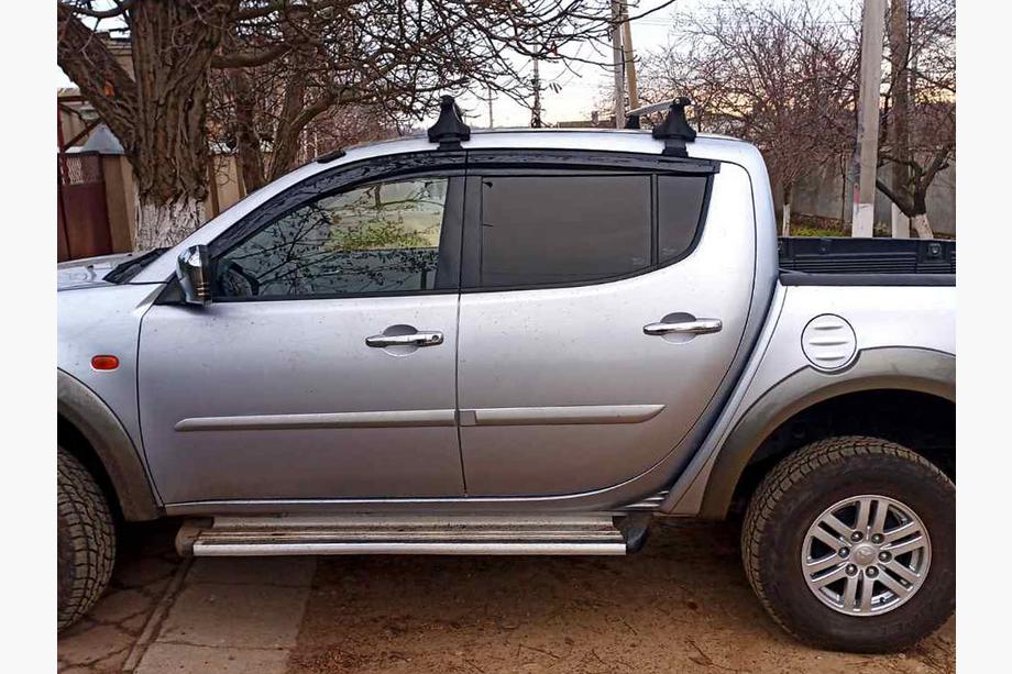Mitsubishi L200 2006-2015 Window Deflectors (4 pcs, Sunplex Sport) Image