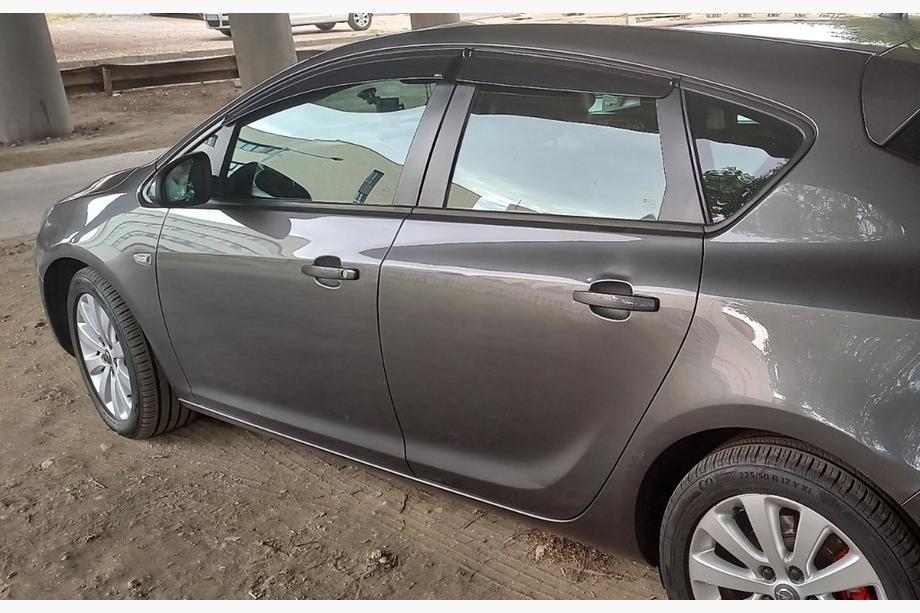 Opel Astra J 2009-2015 Window Deflectors HB/SD (4 pcs, Sunplex Sport) Photo 1
