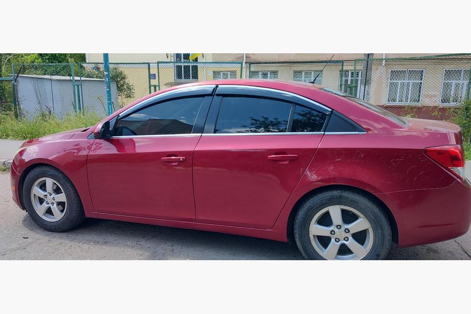 Chevrolet Cruze 2009–2015 Window Deflectors with Chrome Trim (4 pcs, Sunplex Chrome) Image