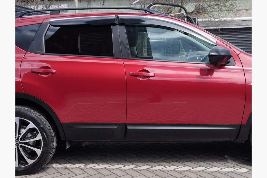 Nissan Qashqai 2007-2010 Window Deflectors with Chrome Trim (4 pcs, Sunplex Chrome) Image