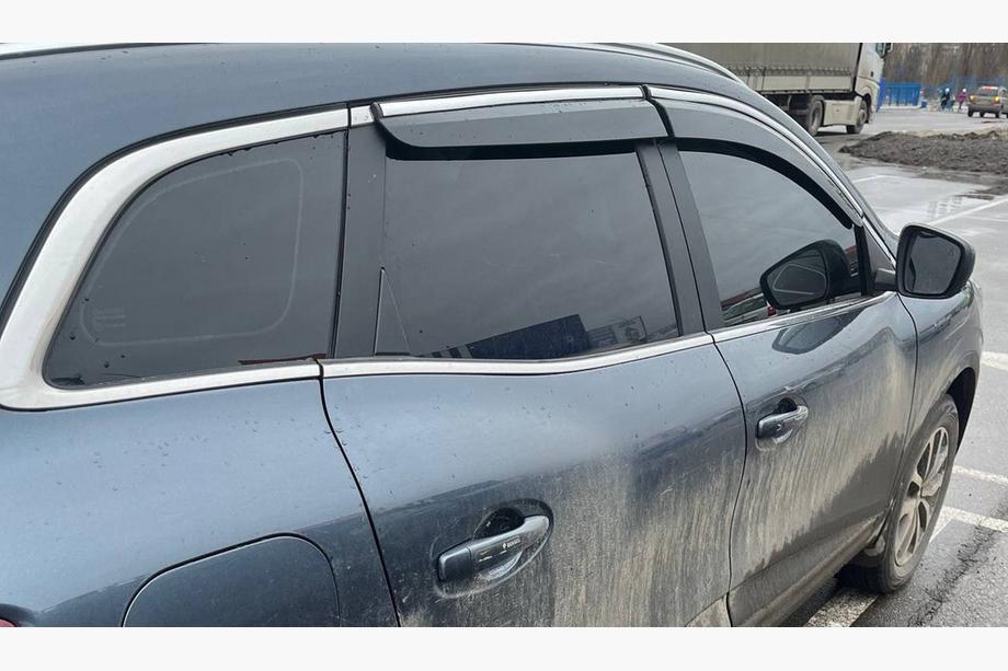 Renault Kadjar 2015-2022 Window Deflectors with Chrome Trim (4 pcs, Sunplex Chrome) Photo 5