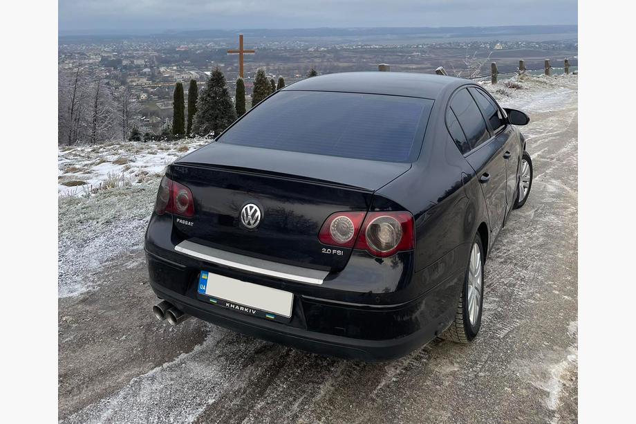 Volkswagen Passat B6 2006-2012 Spoiler LIP (Sunplex, black) (115.8cm x 6.3cm) Image