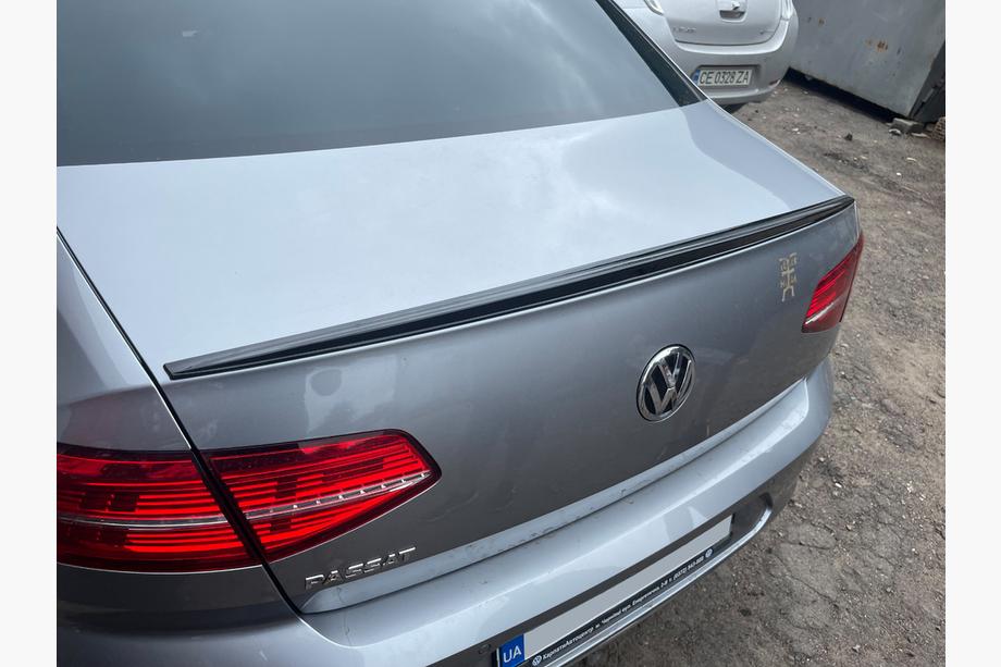 Volkswagen Passat B8 2015-2023 Spoiler LIP (Sunplex, black) (115.8cm x 6.3cm) Photo 2