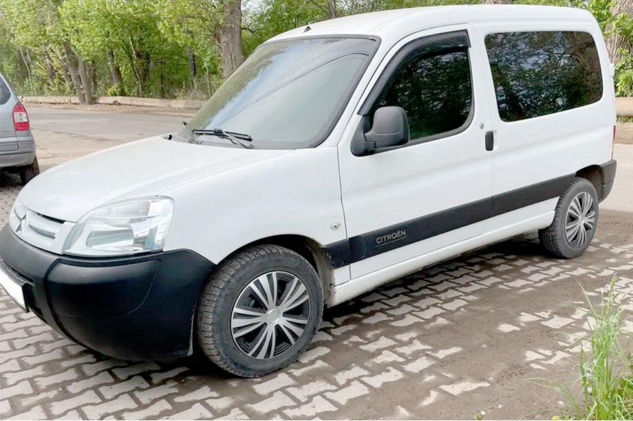 Citroen Berlingo 1996-2008 Window Deflectors 11 cm (2 pcs, HIC) Photo 3