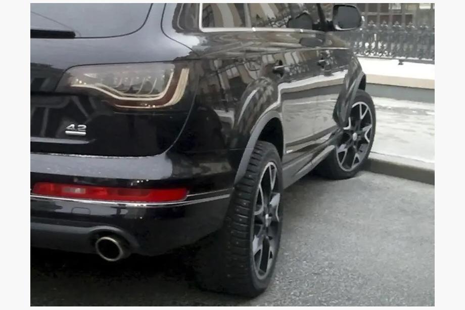 Audi Q7 2005-2015 Narrow S-Line Fender Flares Image