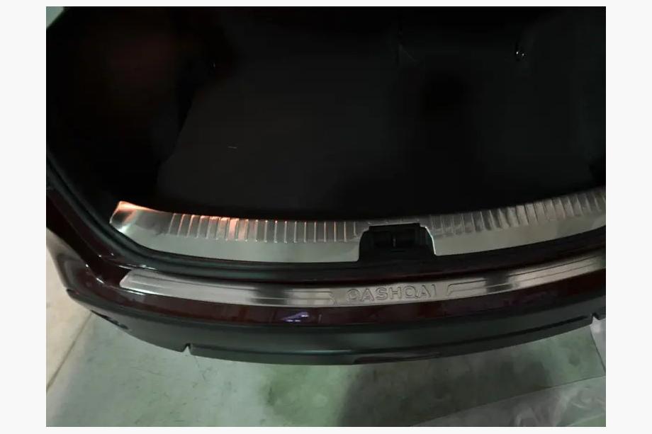 Nissan Qashqai 2007-2010 Trunk Sill Protector Libao (Stainless Steel) Image