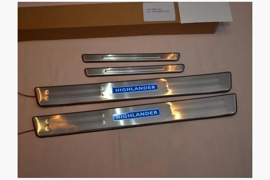 Toyota Highlander 2008-2013 Libao LED Door Sill Plates (4 pcs, Stainless Steel) Photo 3