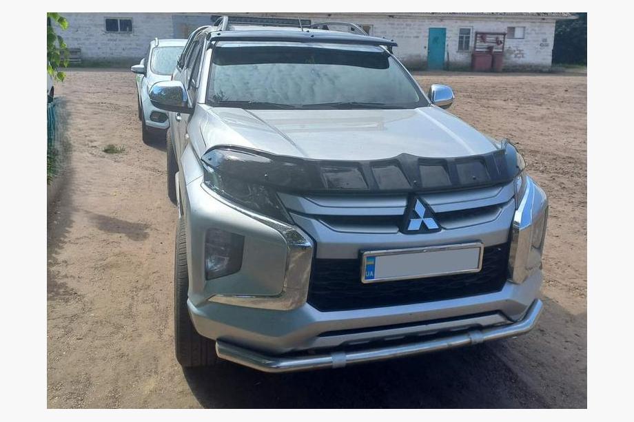 Mitsubishi L200 2015-2024 Hood Deflector (2019+, EuroCap Dragon) Image