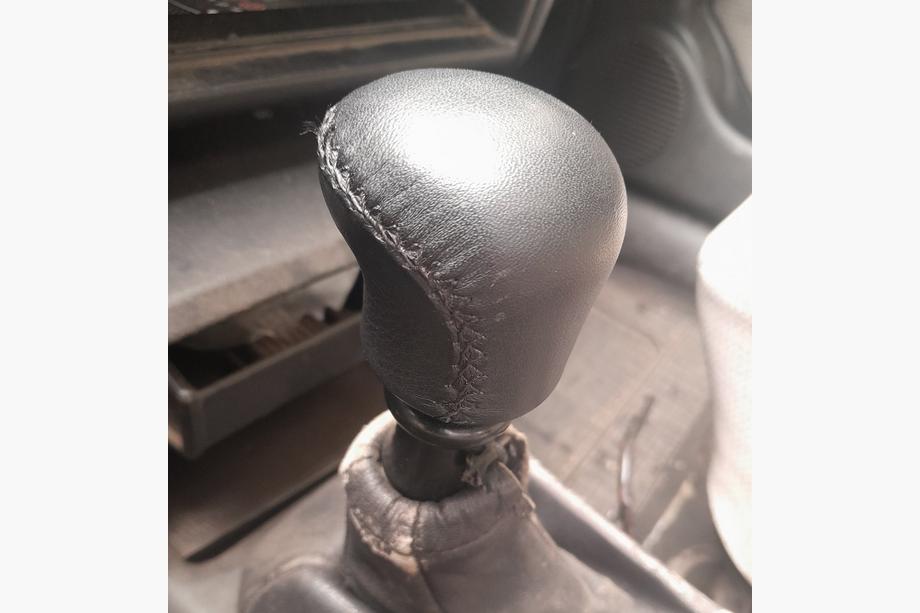 Opel Vectra B 1995-2002 Gear shift knob without logo (leather) Image