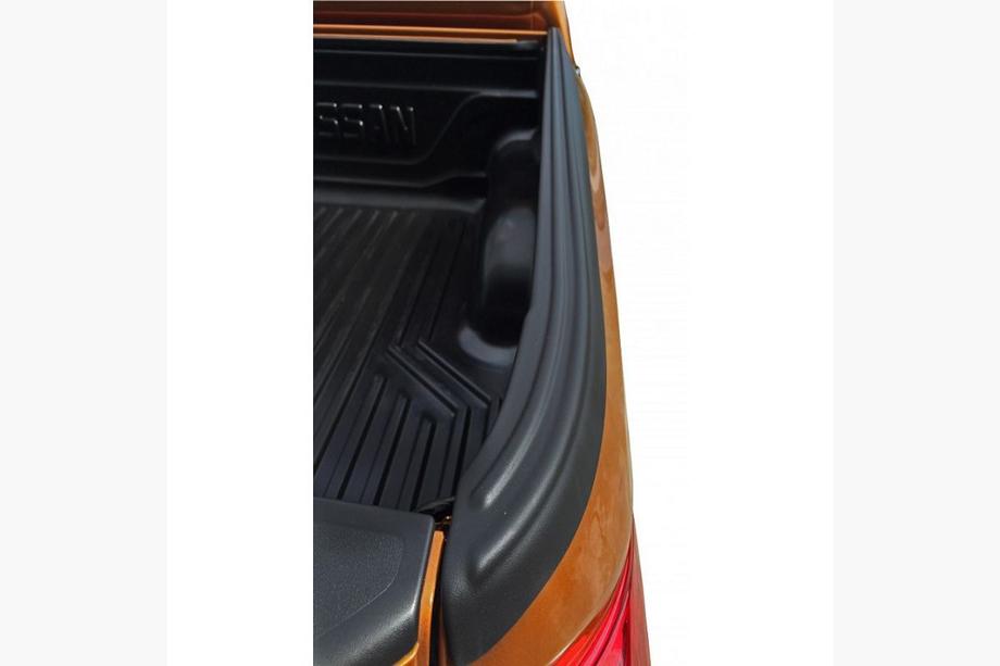 Nissan Navara/NP300 2016- Tailgate edge protector (2 pcs) Photo 3