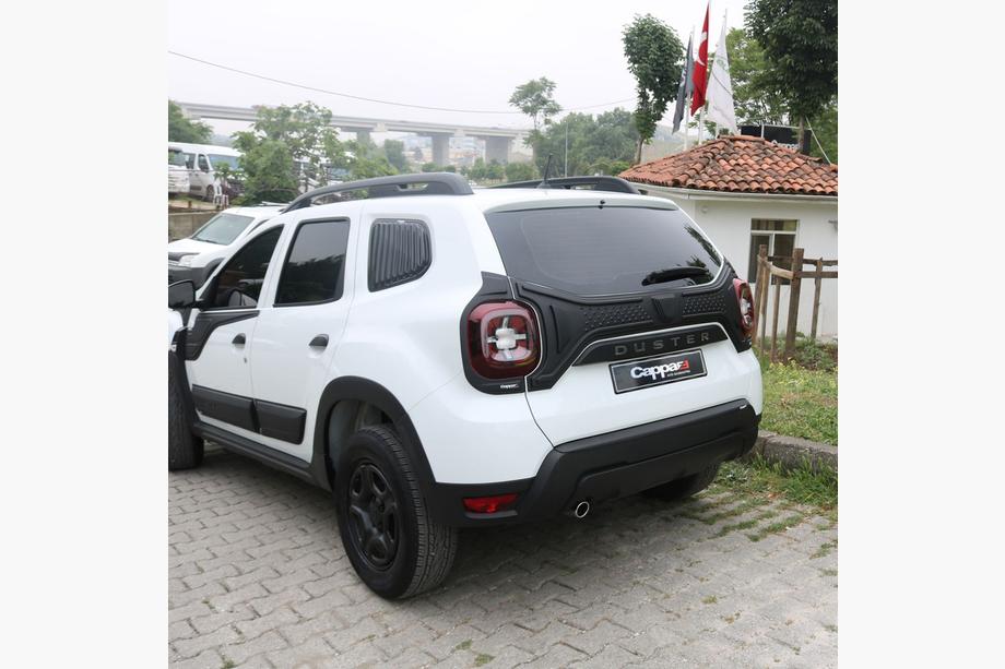 Renault Duster 2018-2024 Plastic trunk lid cover (3 pieces) Photo 2