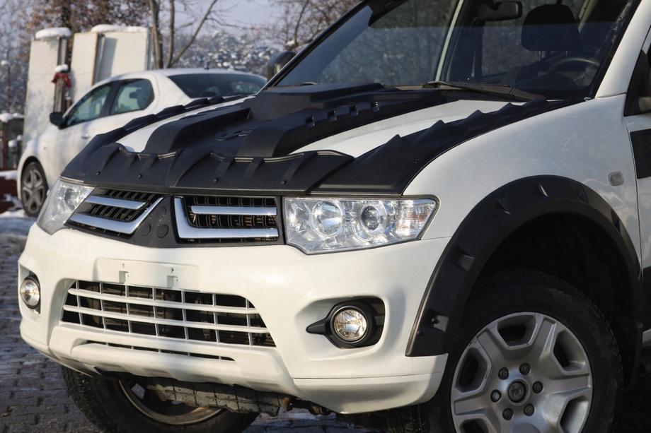 Mitsubishi L200 2006-2015 Hood Scoop V1 (ABS) Image