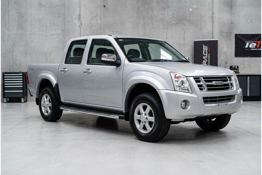 Isuzu D-Max 2002-2011 Side Steps BlackLine (2007-2012, 2 pcs, Aluminum) Image
