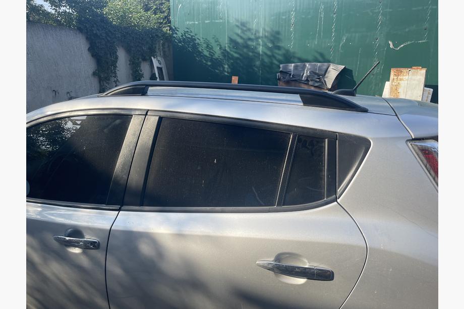 Nissan Leaf 2010-2017 Skyport Roof Rails (black) Image