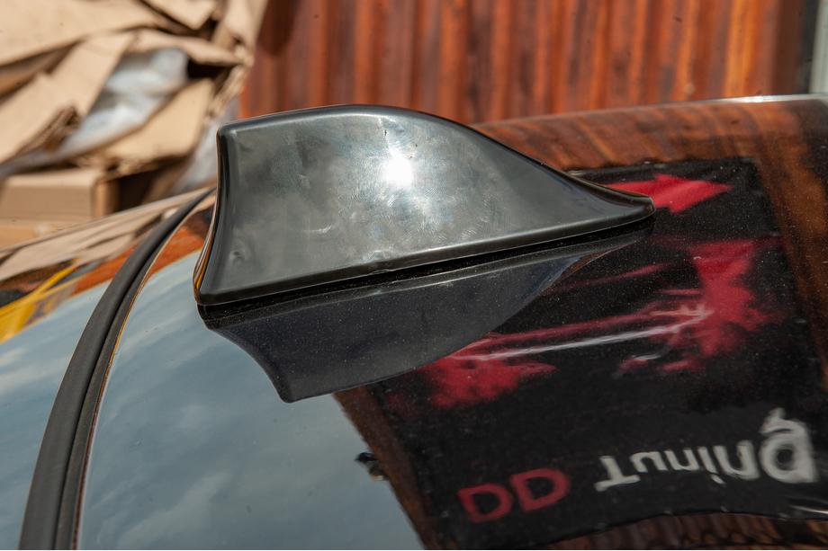 Shark Fin Antenna (black, ABS) Photo 15